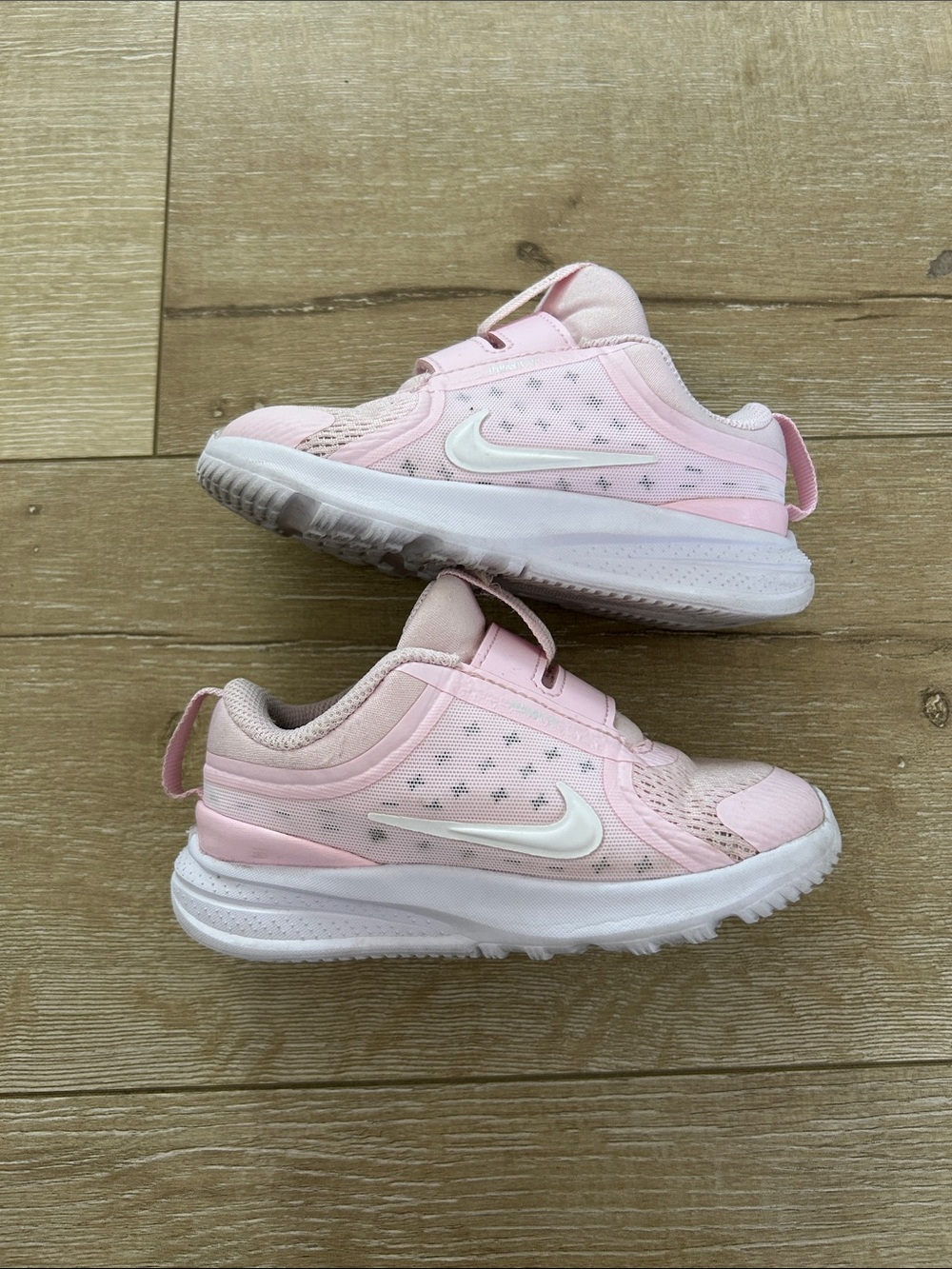 Nike Kids Light Pink Velcro Sneakers